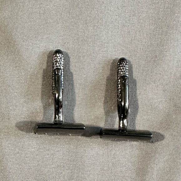 Black Minimalist Cuff Links with Toggle Closure - Picture 2 of 3